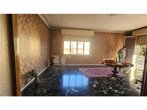 Appartamento con terrazzi, Empoli centro