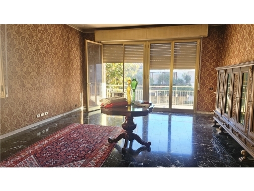 Appartamento con terrazzi, Empoli centro