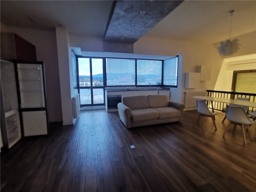 Attico con terrazzo, Empoli santa maria