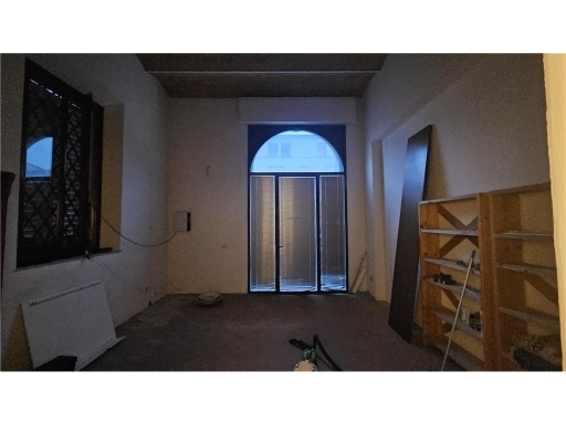 Negozio in affitto, Empoli centro