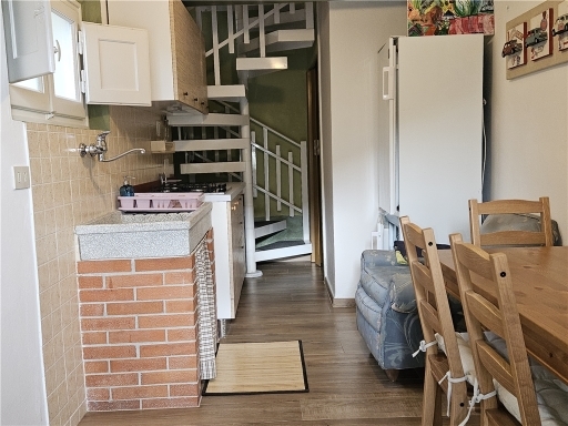 Villa con giardino, Capraia e Limite castra