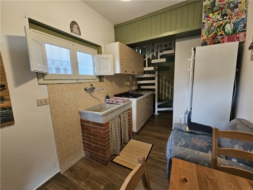 Villa con giardino, Capraia e Limite castra