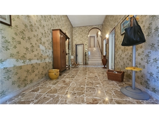 Villa con giardino, Empoli casenuove
