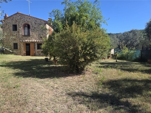 Villa con giardino, Vinci tigliano
