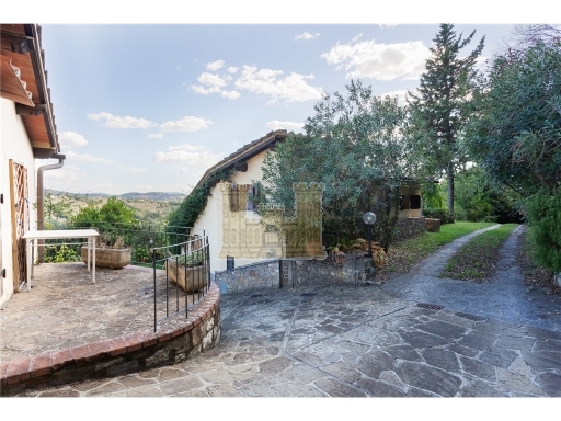 Rustico con giardino, Sesto Fiorentino cercina