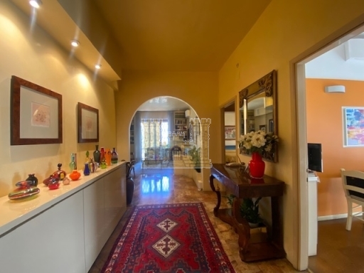 Trilocale con terrazzo, Firenze isolotto