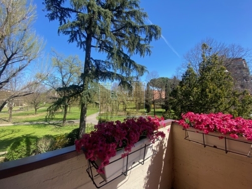 Trilocale con terrazzo, Firenze isolotto