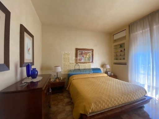 Trilocale con terrazzo, Firenze isolotto