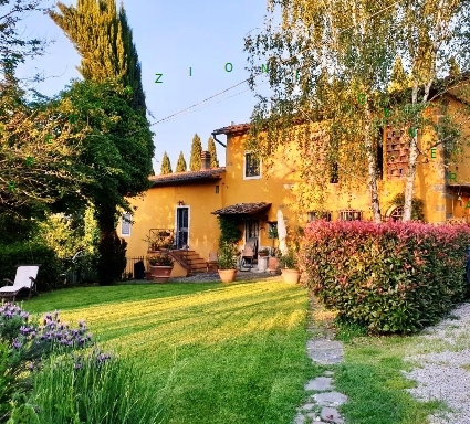 Rustico con giardino a Borgo San Lorenzo