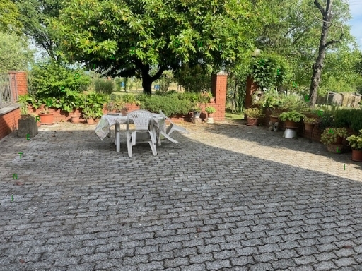 Rustico con giardino a Barberino di Mugello