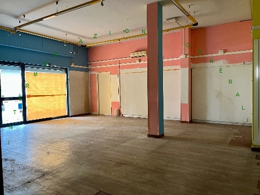 Negozio in affitto a Borgo San Lorenzo