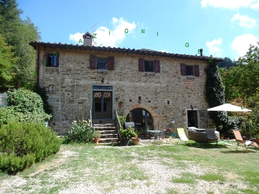 Rustico con giardino a Borgo San Lorenzo