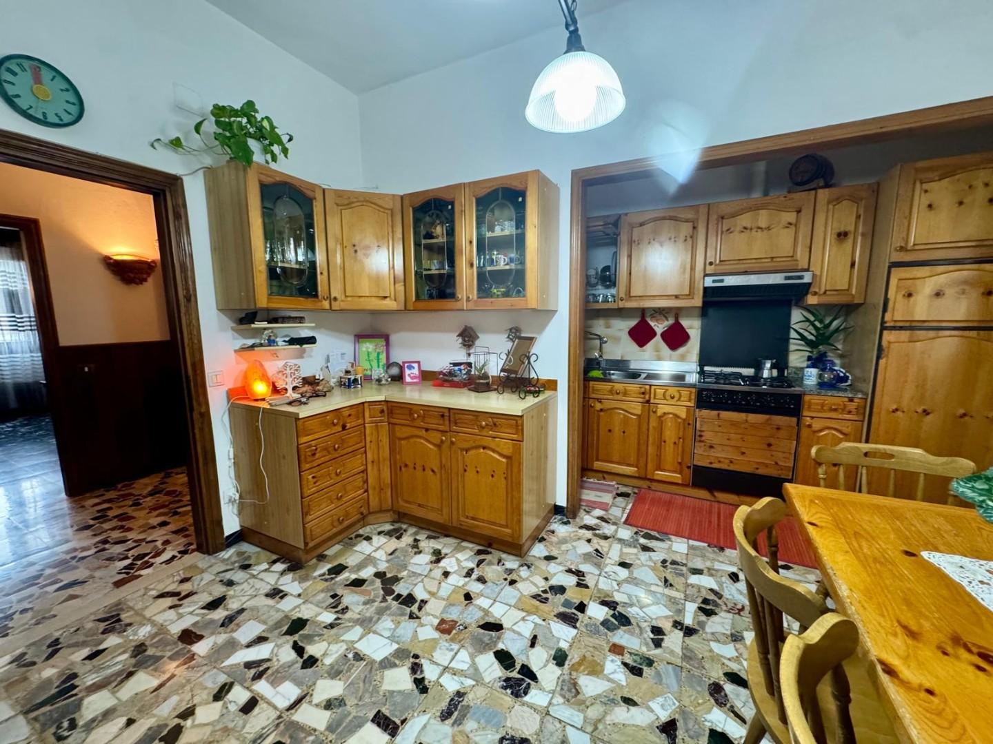 Quadrilocale con terrazzo a Lastra a Signa