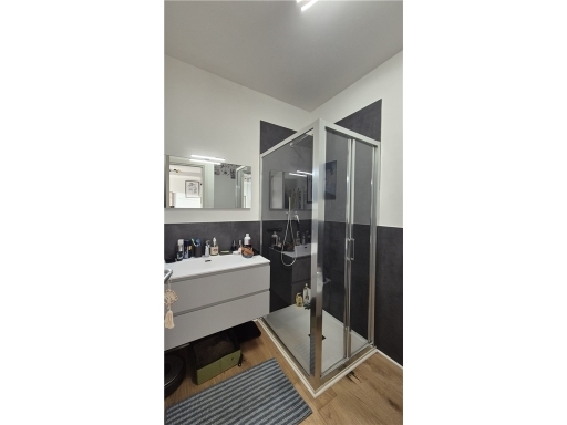 Bilocale con terrazzo, Scandicci centro