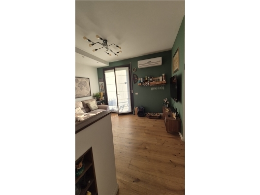 Bilocale con terrazzo, Scandicci centro
