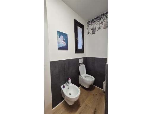 Bilocale con terrazzo, Scandicci centro
