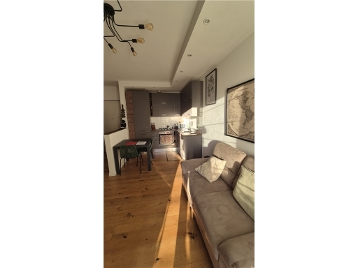 Bilocale con terrazzo, Scandicci centro