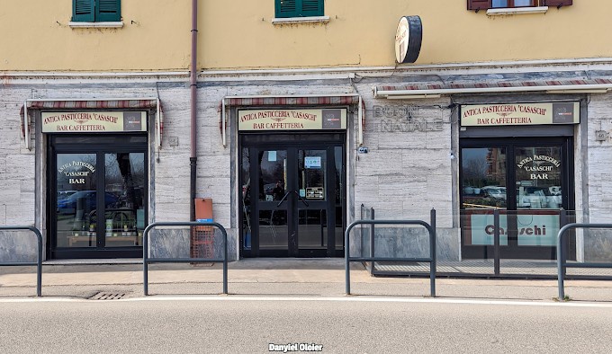 Locale commerciale in vendita in via mirabello, Pavia