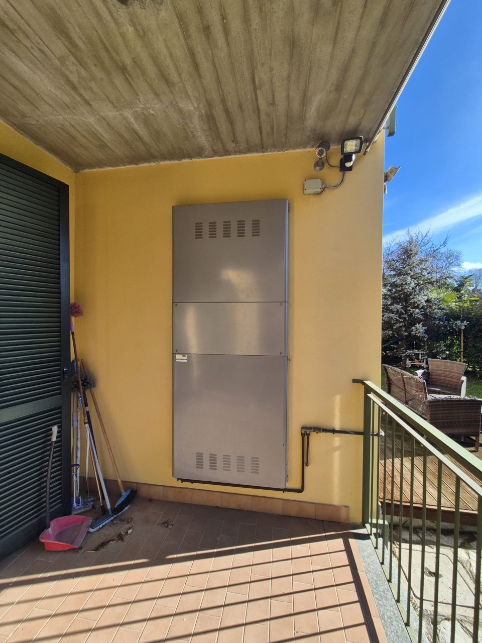 Trilocale con giardino in via treves, Pavia