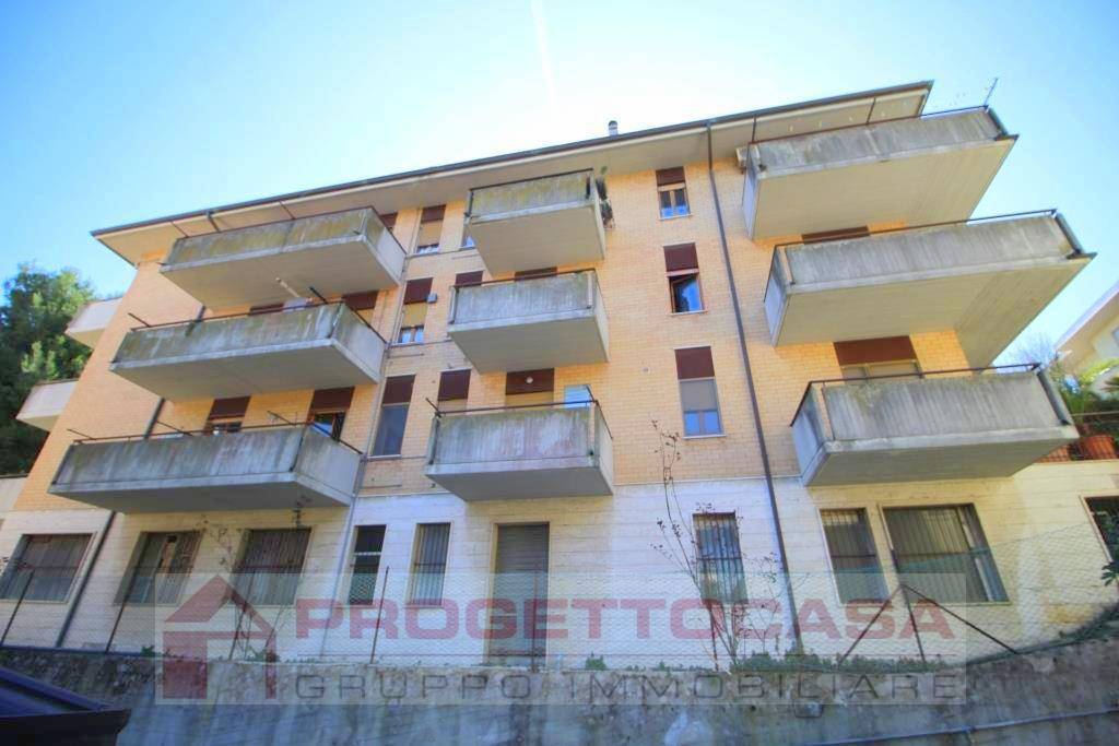 Locale Commerciale in vendita a San Benedetto del Tronto, RESIDENZIALE - SOPRA SS16