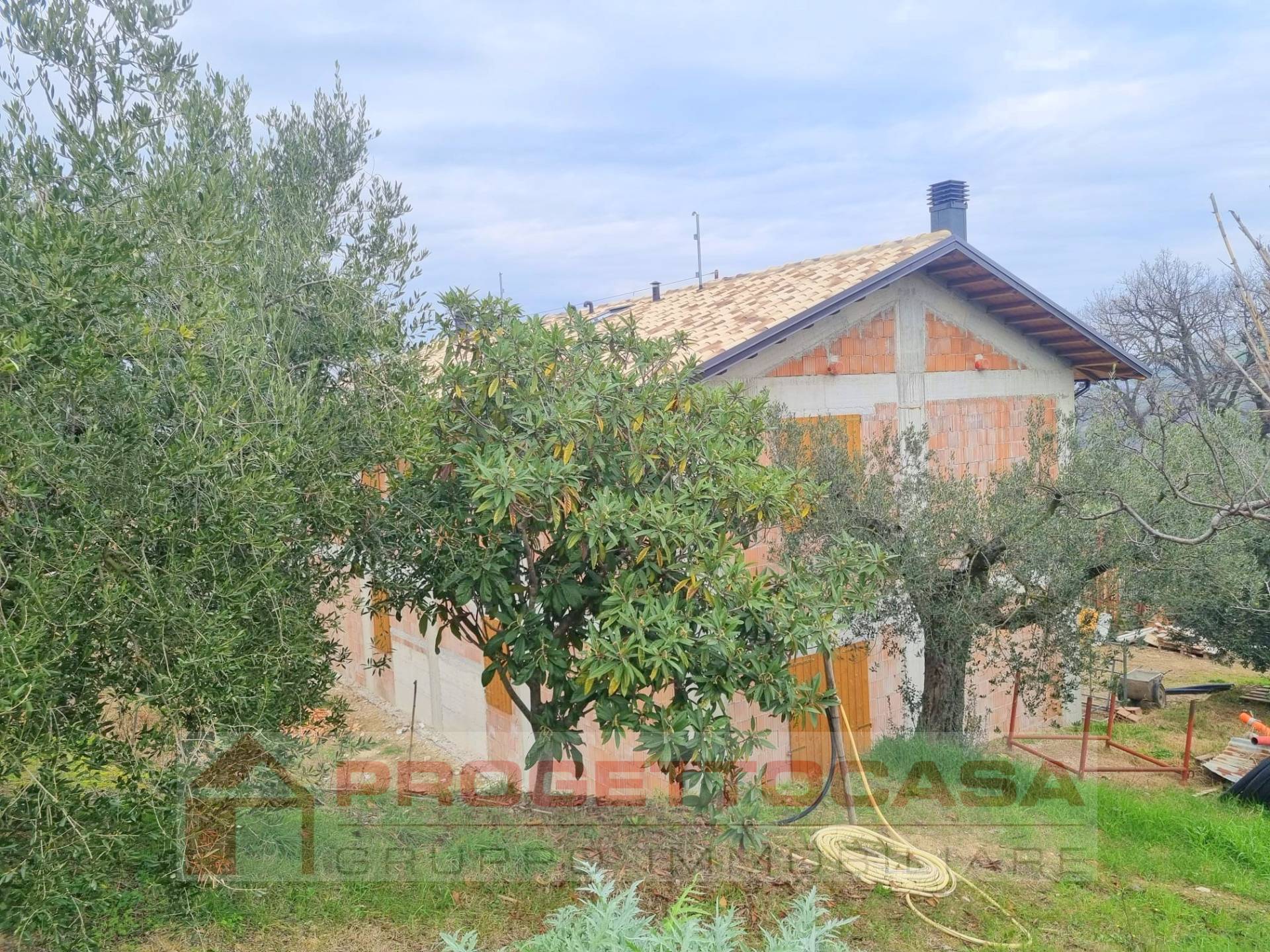 Casa indipendente in vendita a Colli del Tronto