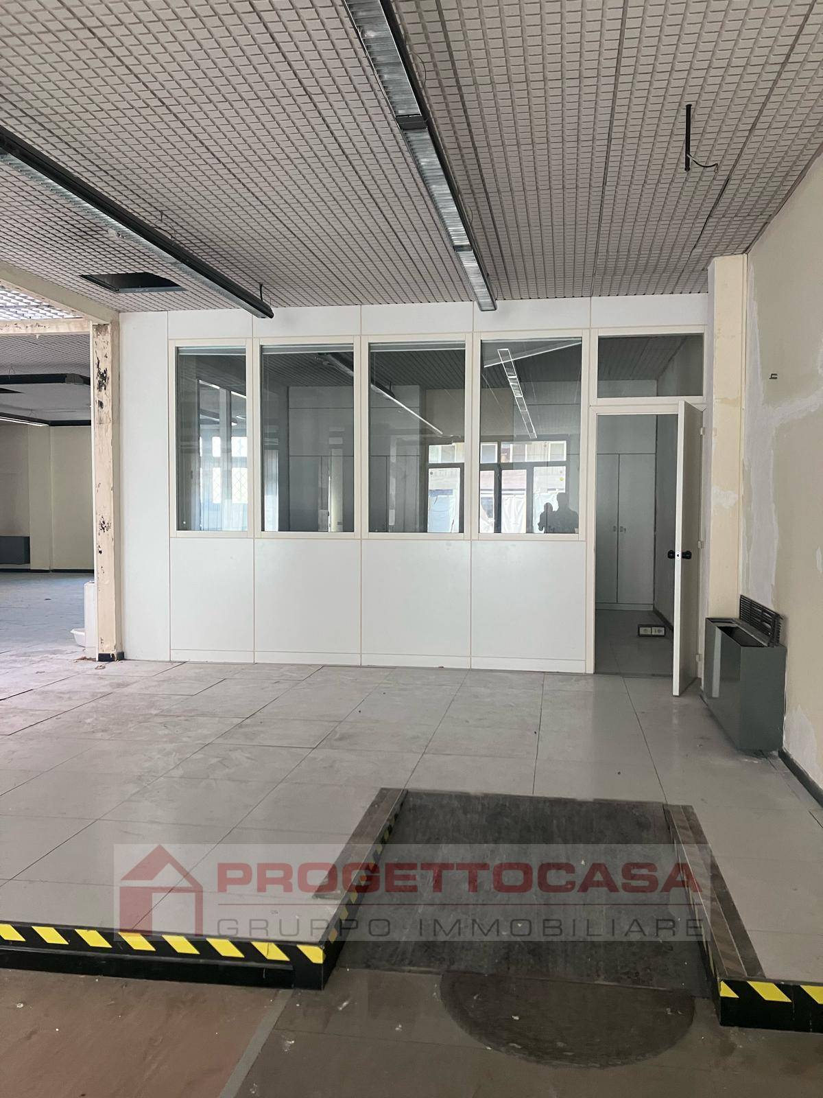 Locale Commerciale in affitto a Ascoli Piceno