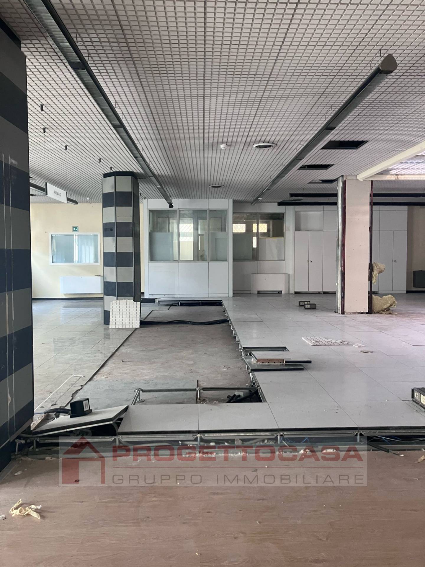 Locale Commerciale in affitto a Ascoli Piceno