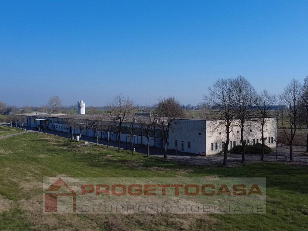 Capannone Industriale/Artigianale in vendita a Fiesse