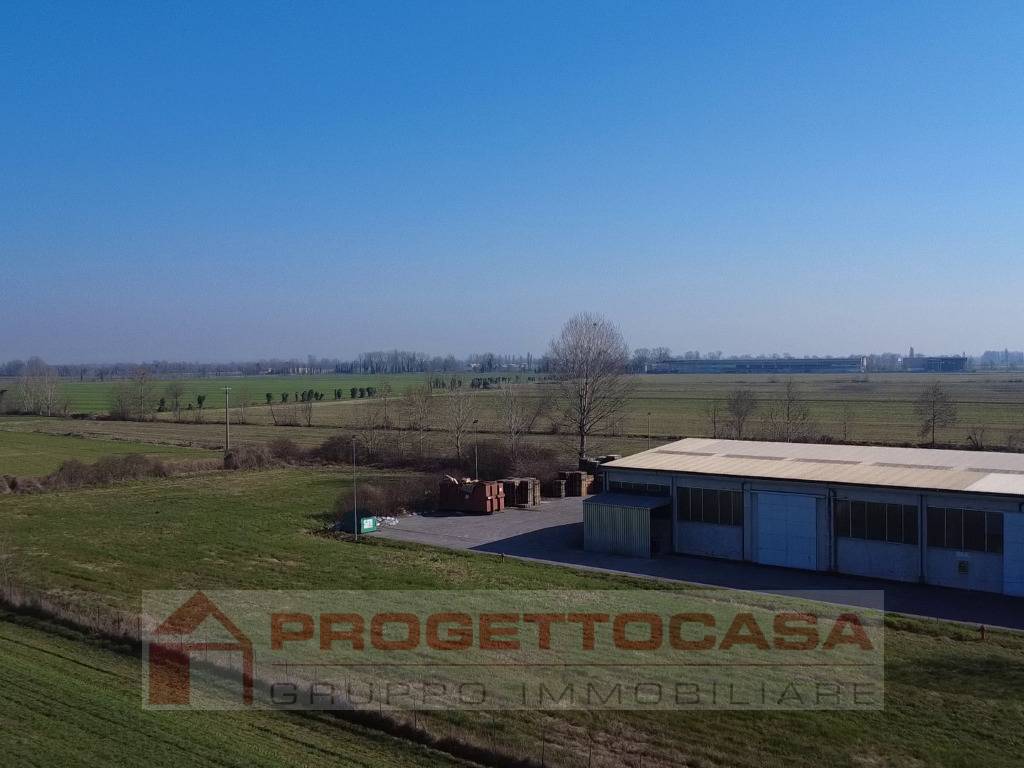 Capannone Industriale/Artigianale in vendita a Fiesse