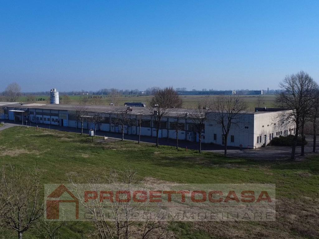 Capannone Industriale/Artigianale in vendita a Fiesse