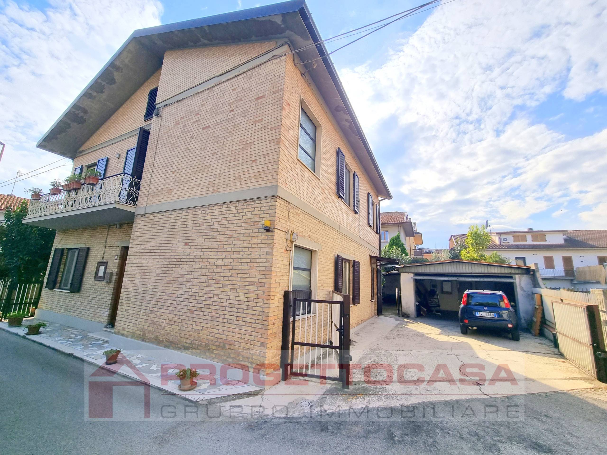Casa indipendente in vendita a Colli del Tronto