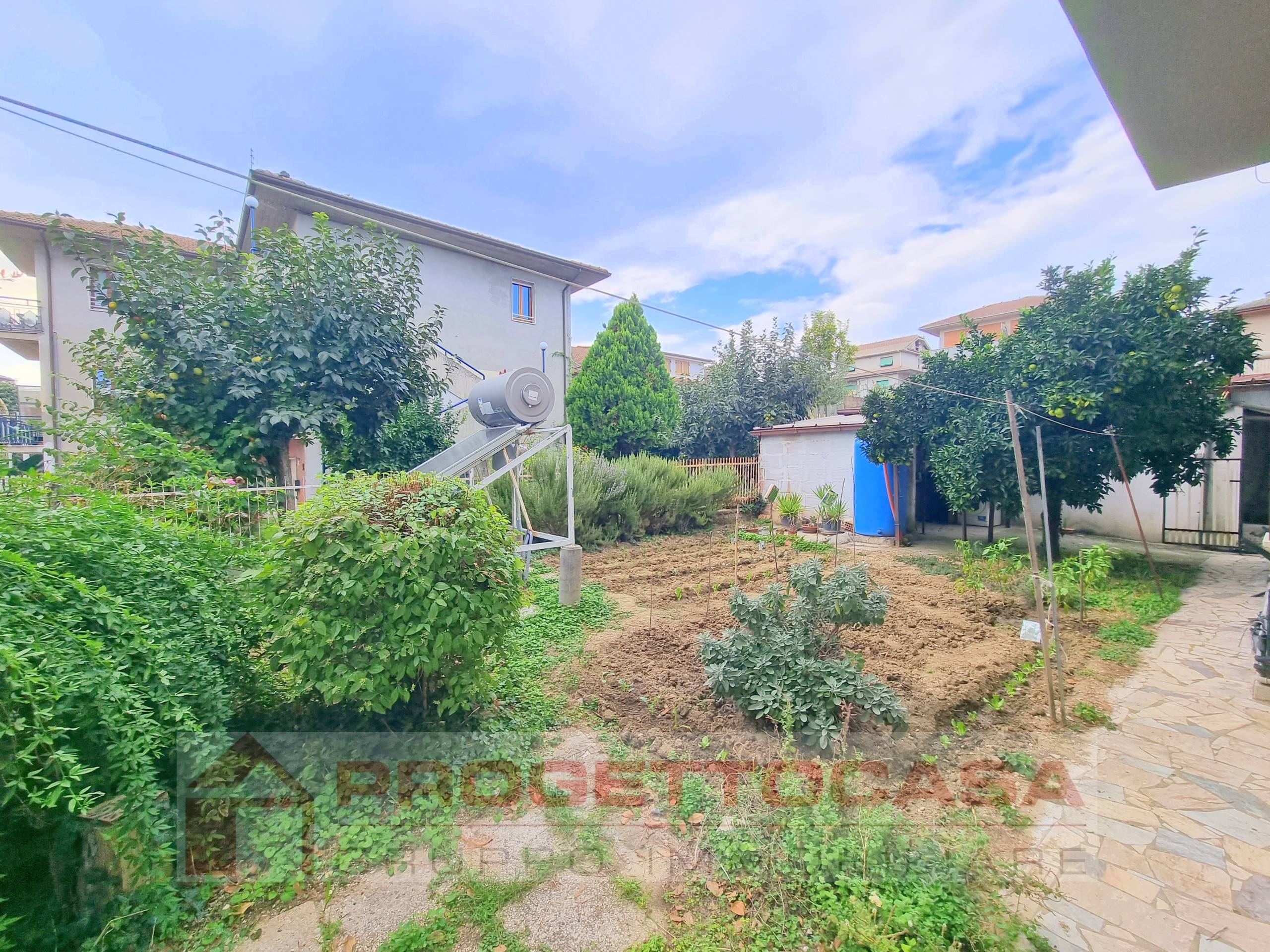 Casa indipendente in vendita a Colli del Tronto