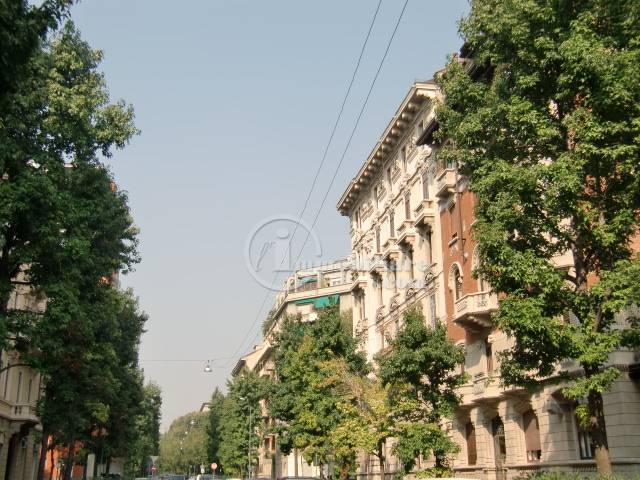 Bilocale con terrazzo, Milano centro storico