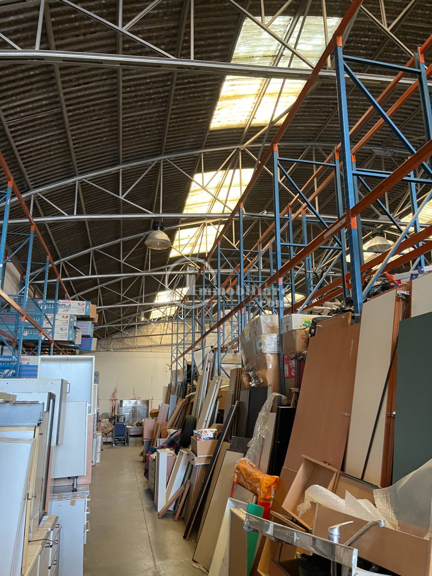 Capannone industriale in vendita a Abbiategrasso