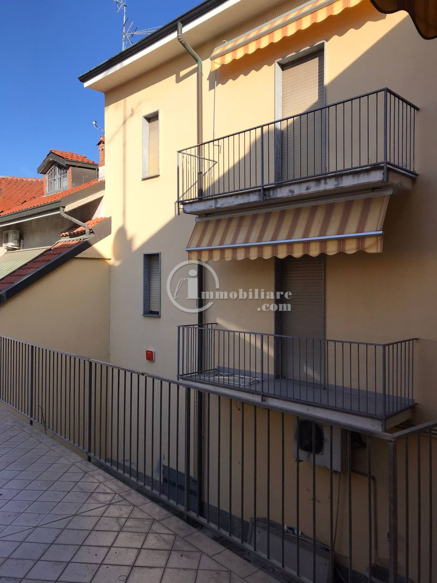 Palazzina/Stabile in vendita a Bollate