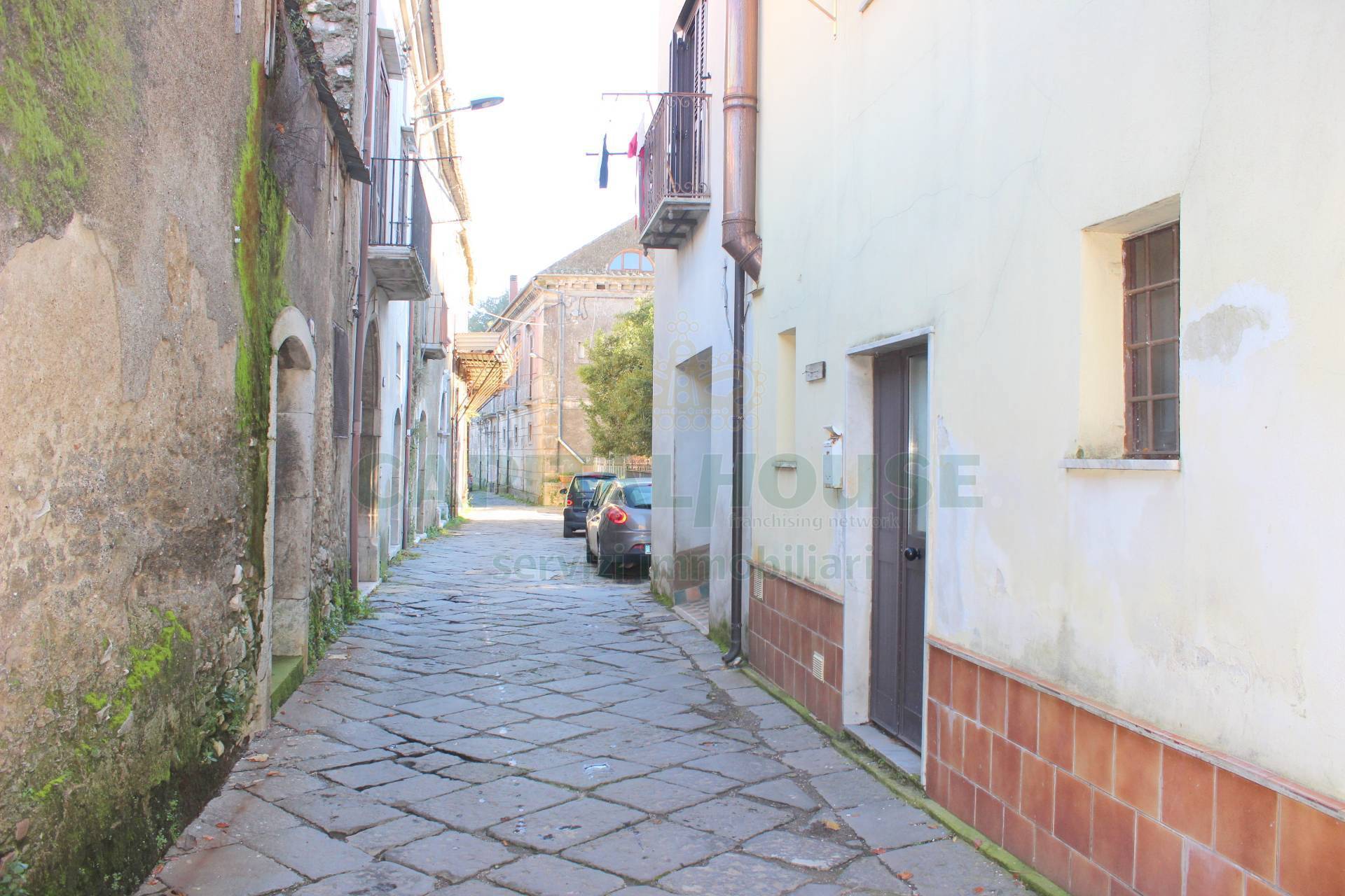 S.Indipendente in vendita a Forino