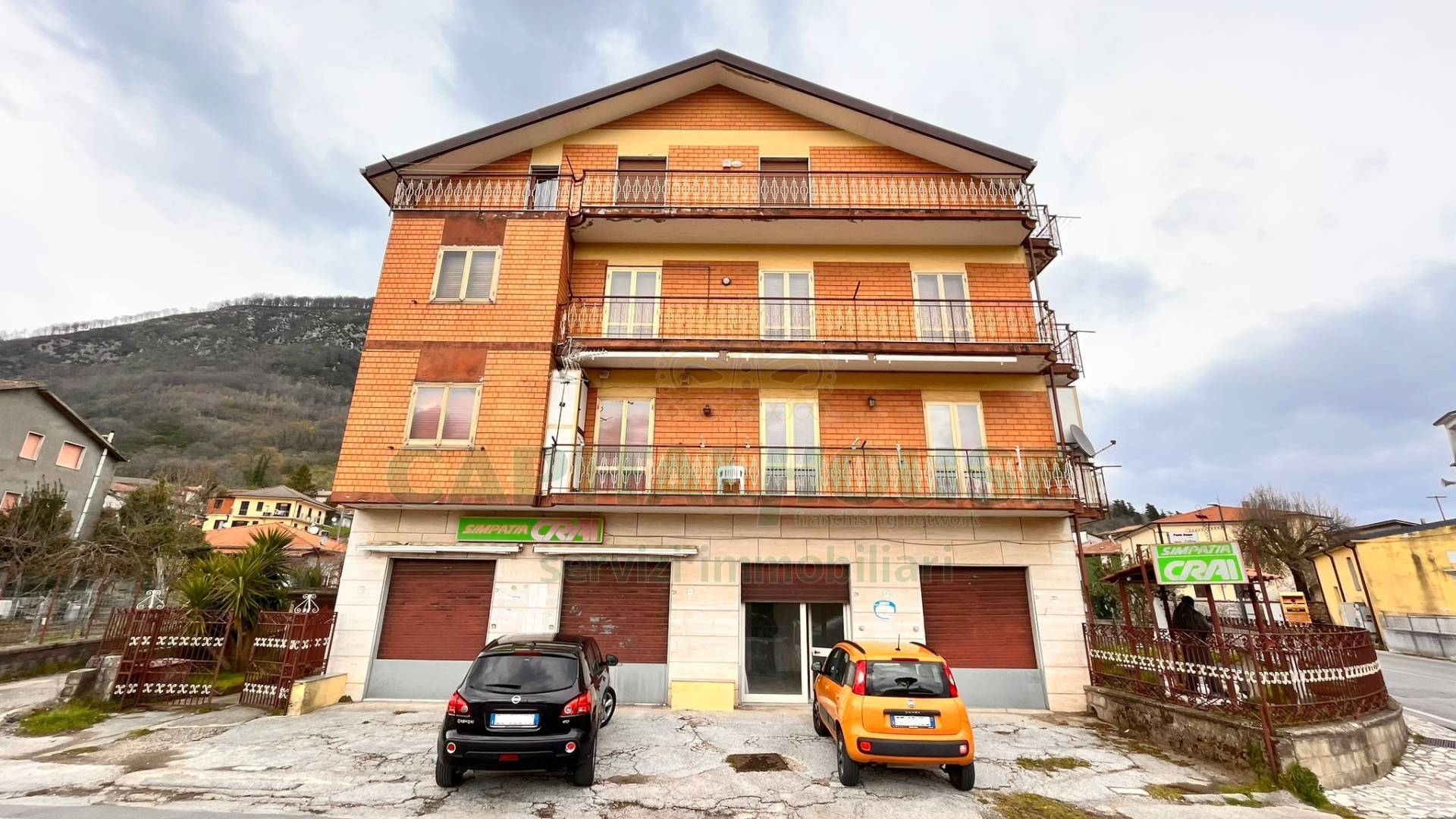 Commerciale in affitto a Forino, Petruro