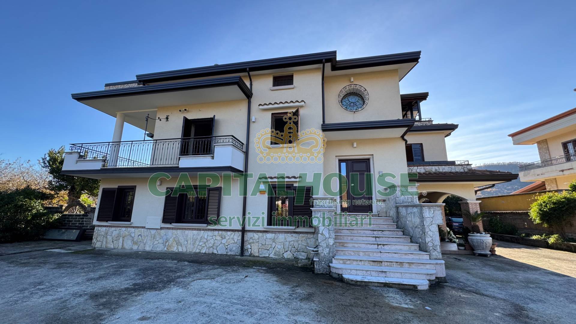 Villa trifamiliare in vendita a Monteforte Irpino