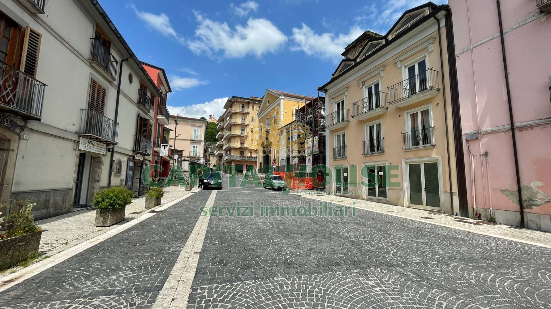 Commerciale in vendita a Monteforte Irpino, Centro