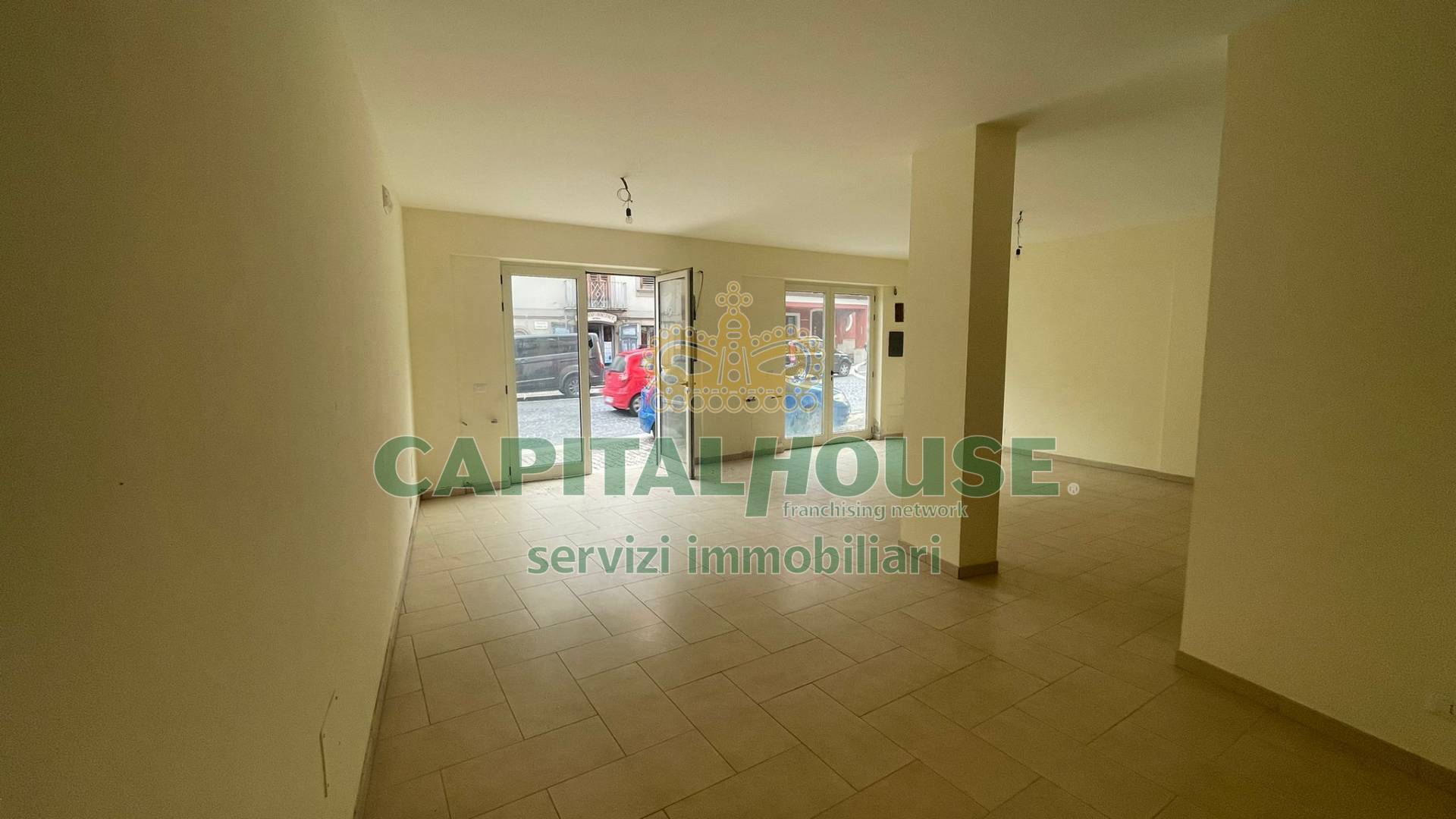 Commerciale in vendita a Monteforte Irpino, Centro