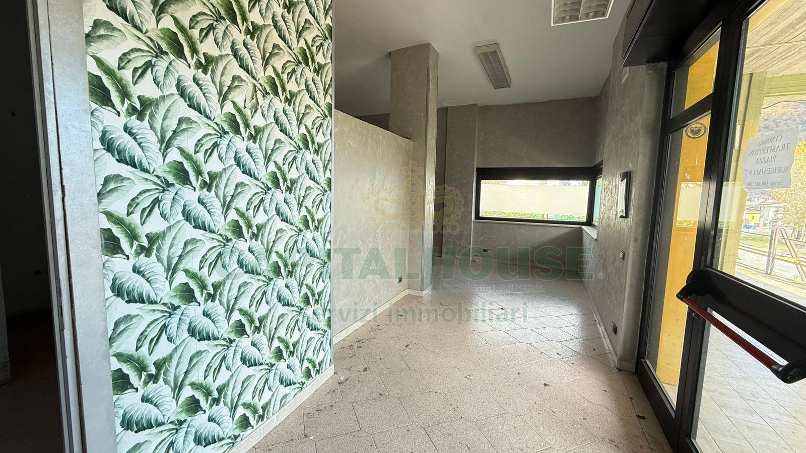 Commerciale in affitto a Monteforte Irpino