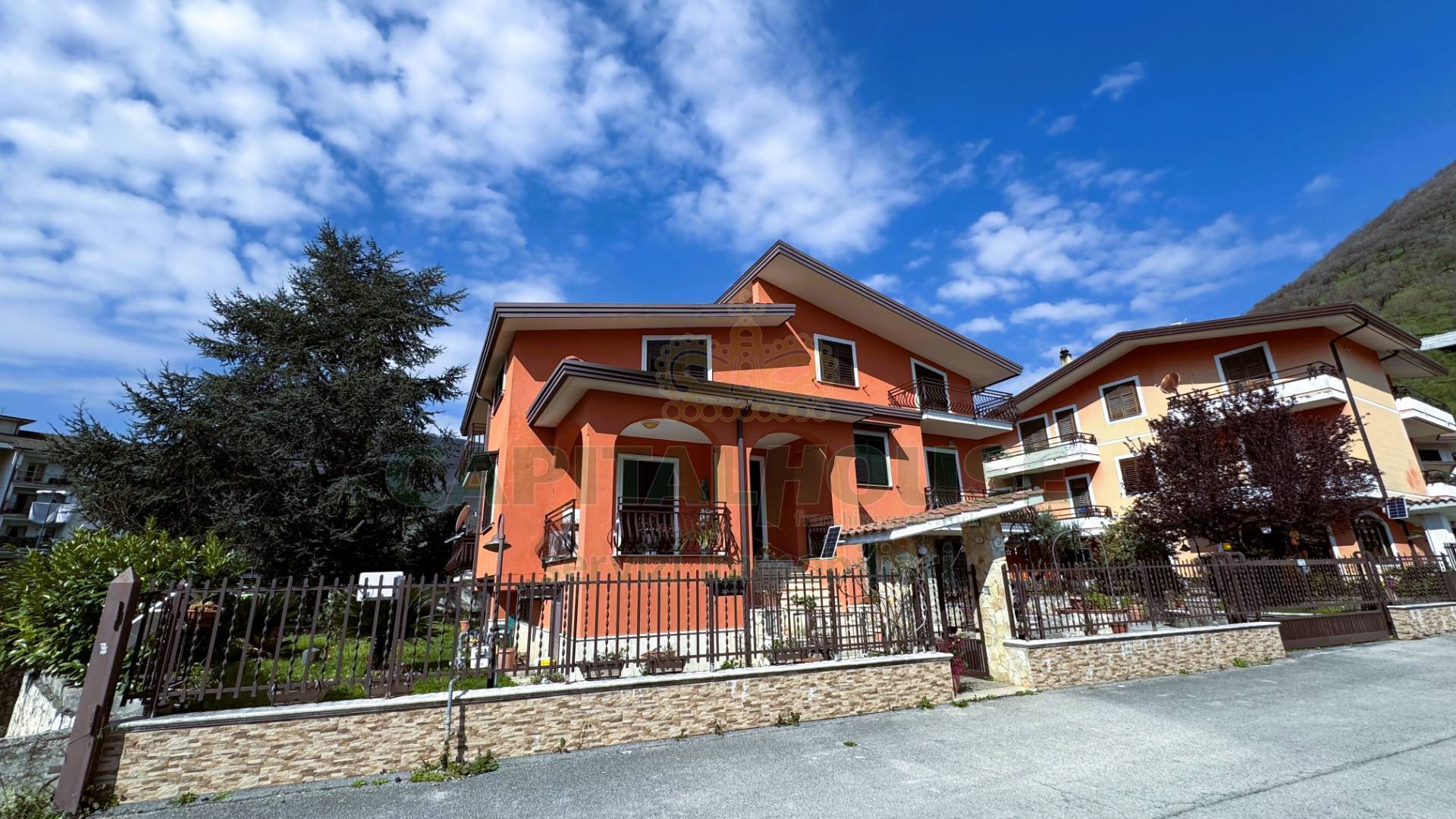 Villa trifamiliare in vendita a Monteforte Irpino