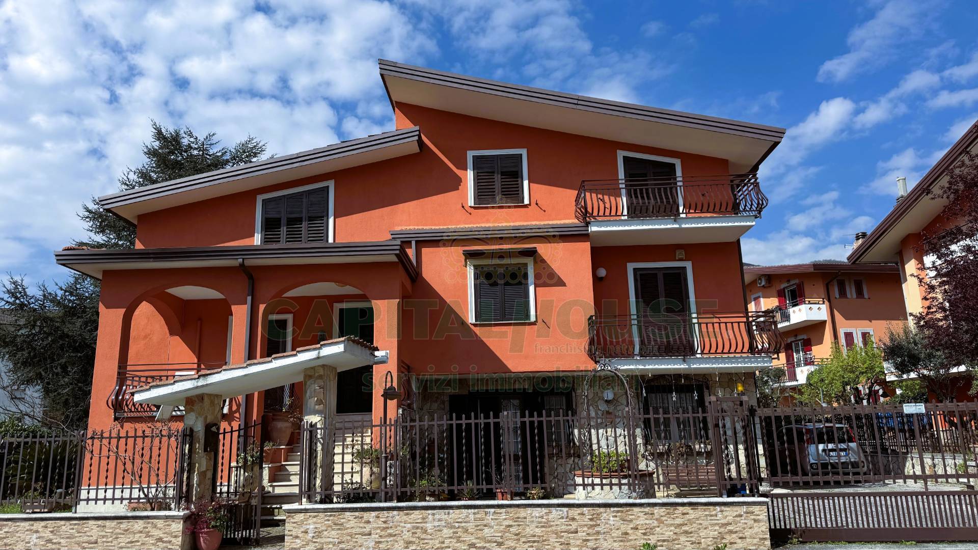 Villa trifamiliare in vendita a Monteforte Irpino