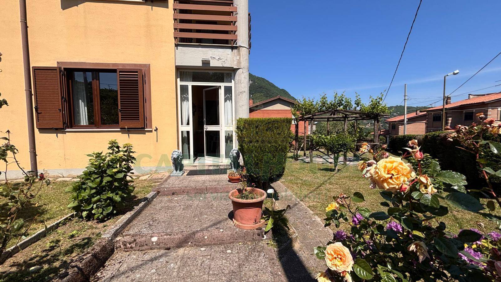 Villette a schiera in vendita a Contrada