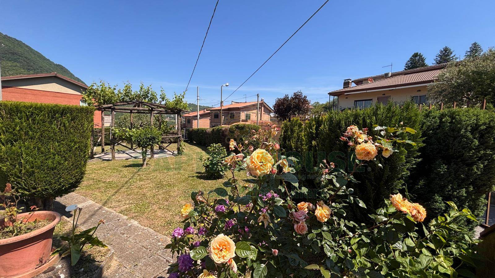 Villette a schiera in vendita a Contrada