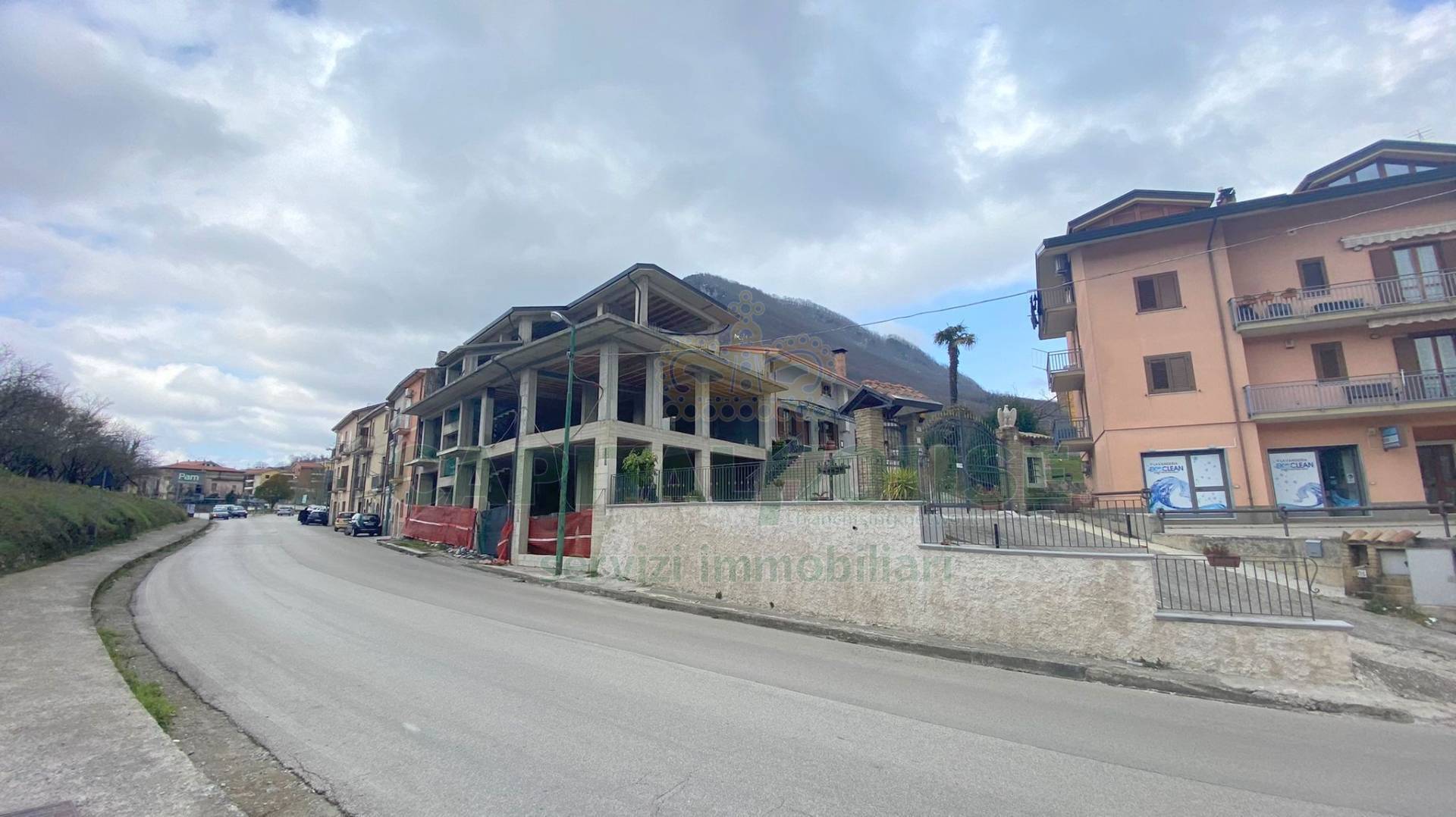 Casa singola in vendita a Contrada