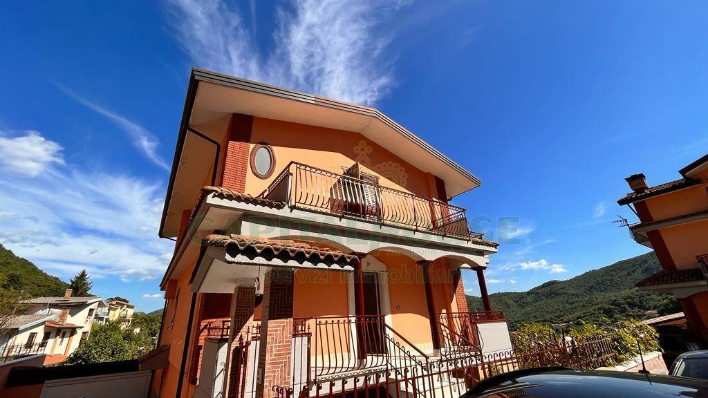 Villa in vendita a Monteforte Irpino