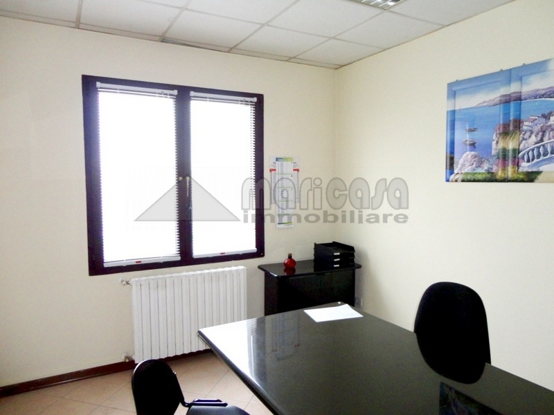 Studio/Ufficio in affitto a Ferrara, Via Bologna