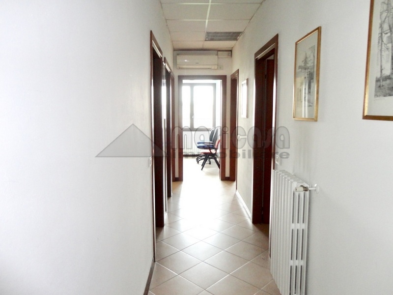 Studio/Ufficio in affitto a Ferrara, Via Bologna