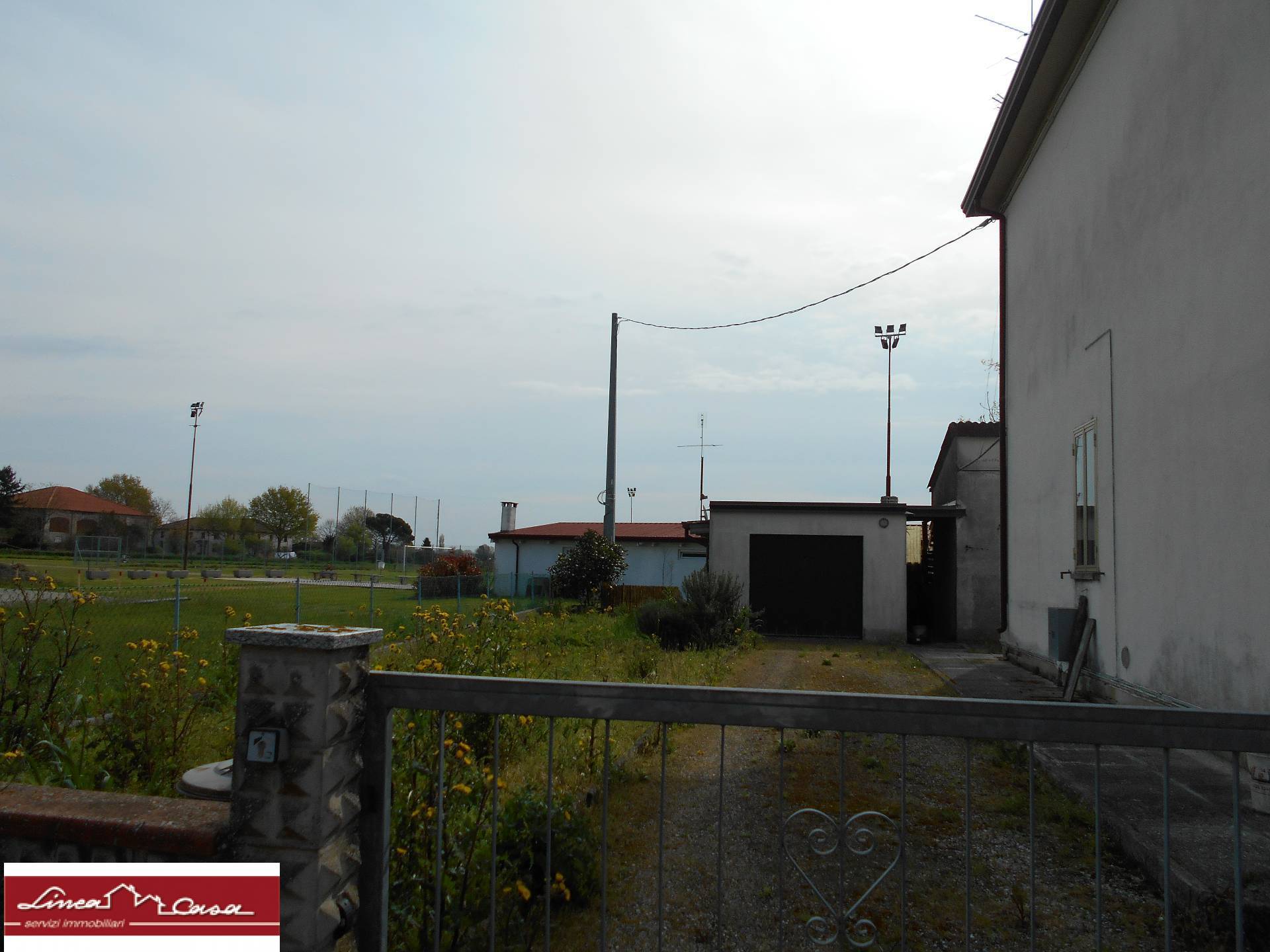 Casa con due appartamenti in vendita a Portomaggiore, Portoverrara